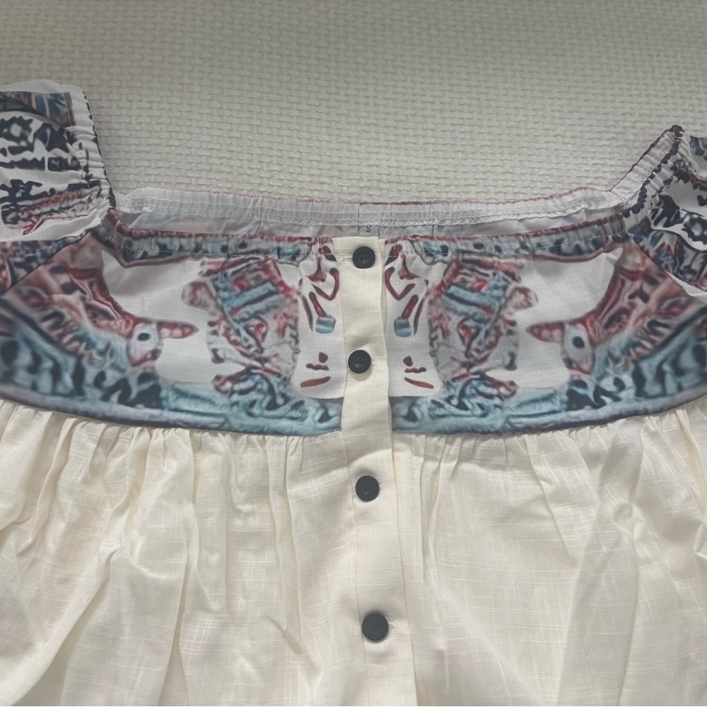 Boho Cream Blouse with Patterned Neckline - Picture 4 of 4